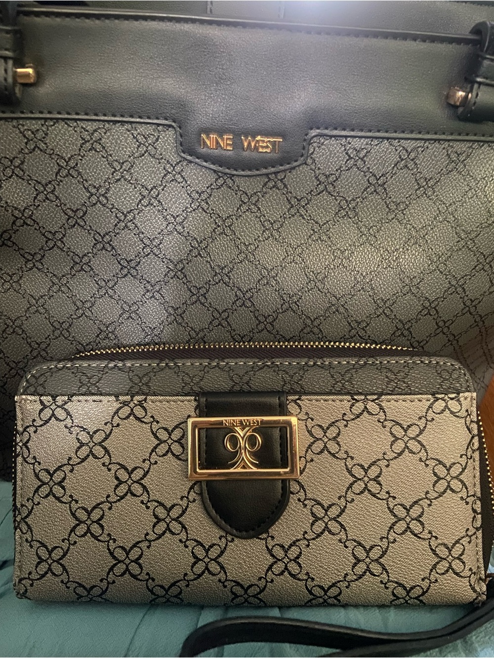 👜🩶🖤Nine West “Lior” Tote Bag w/matching “Lockup Nine” Zip-around Wristlet Wallet - Picture 12 of 15